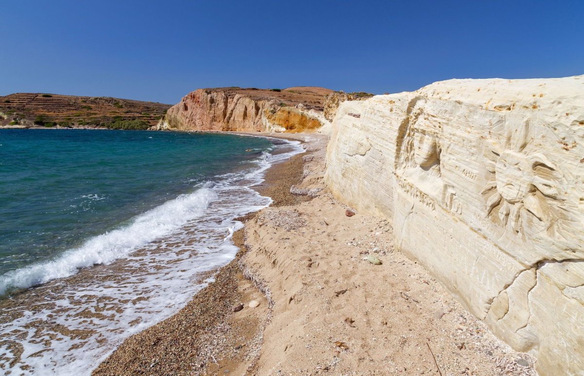 Мыльный остров в эгейском море