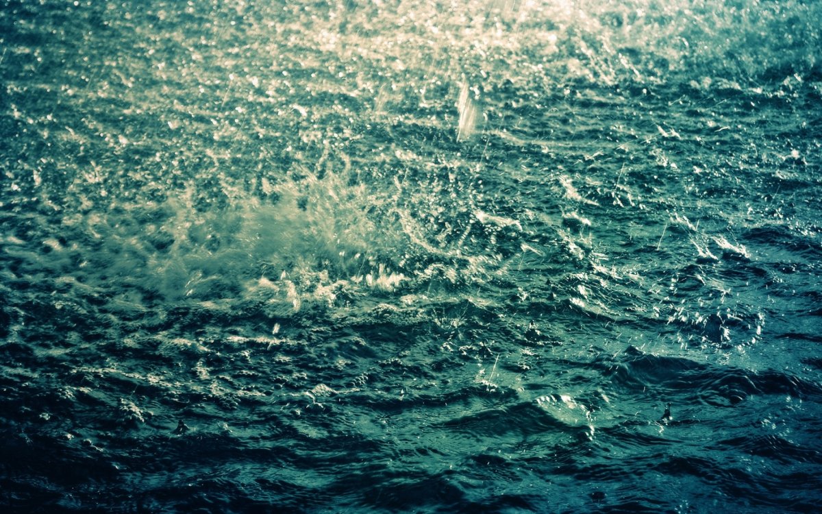 Дождливая вода на морском