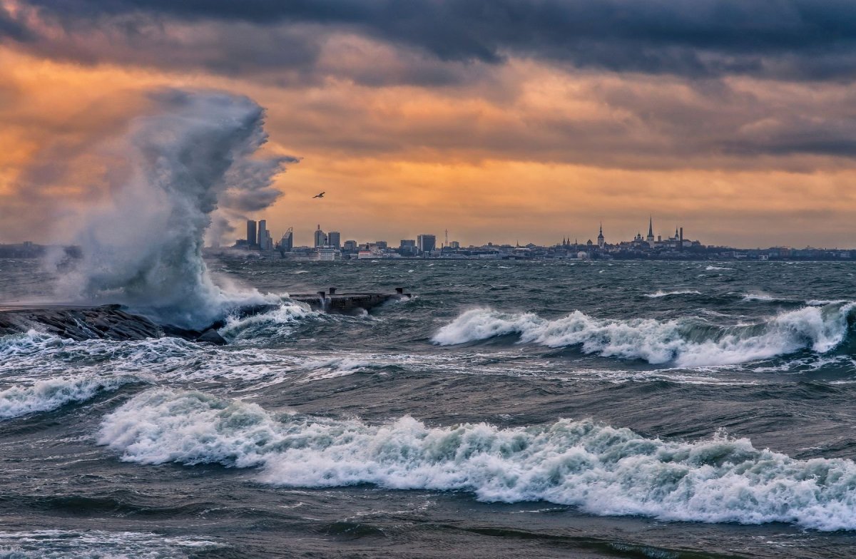 Балтийское море шторм