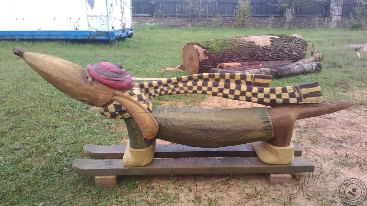 Садовая скульптура из дерева