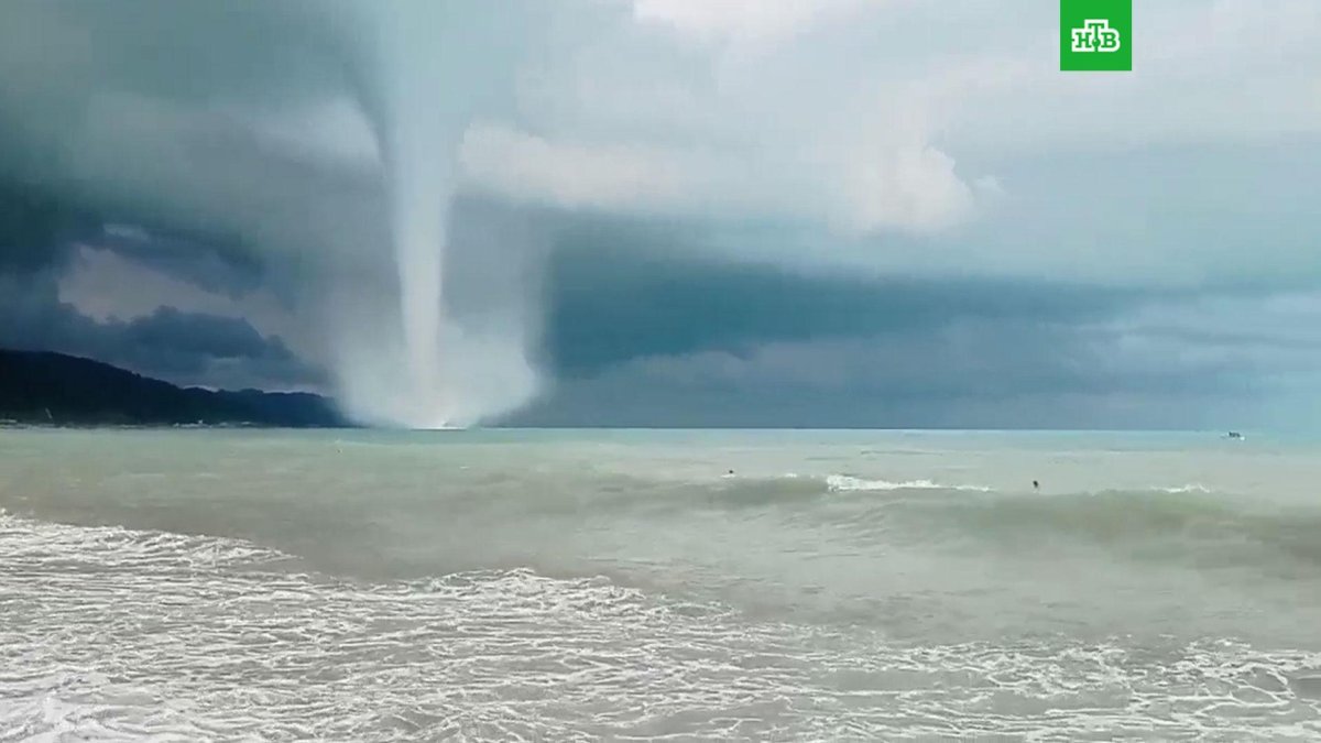 Водные смерчи в Краснодаре