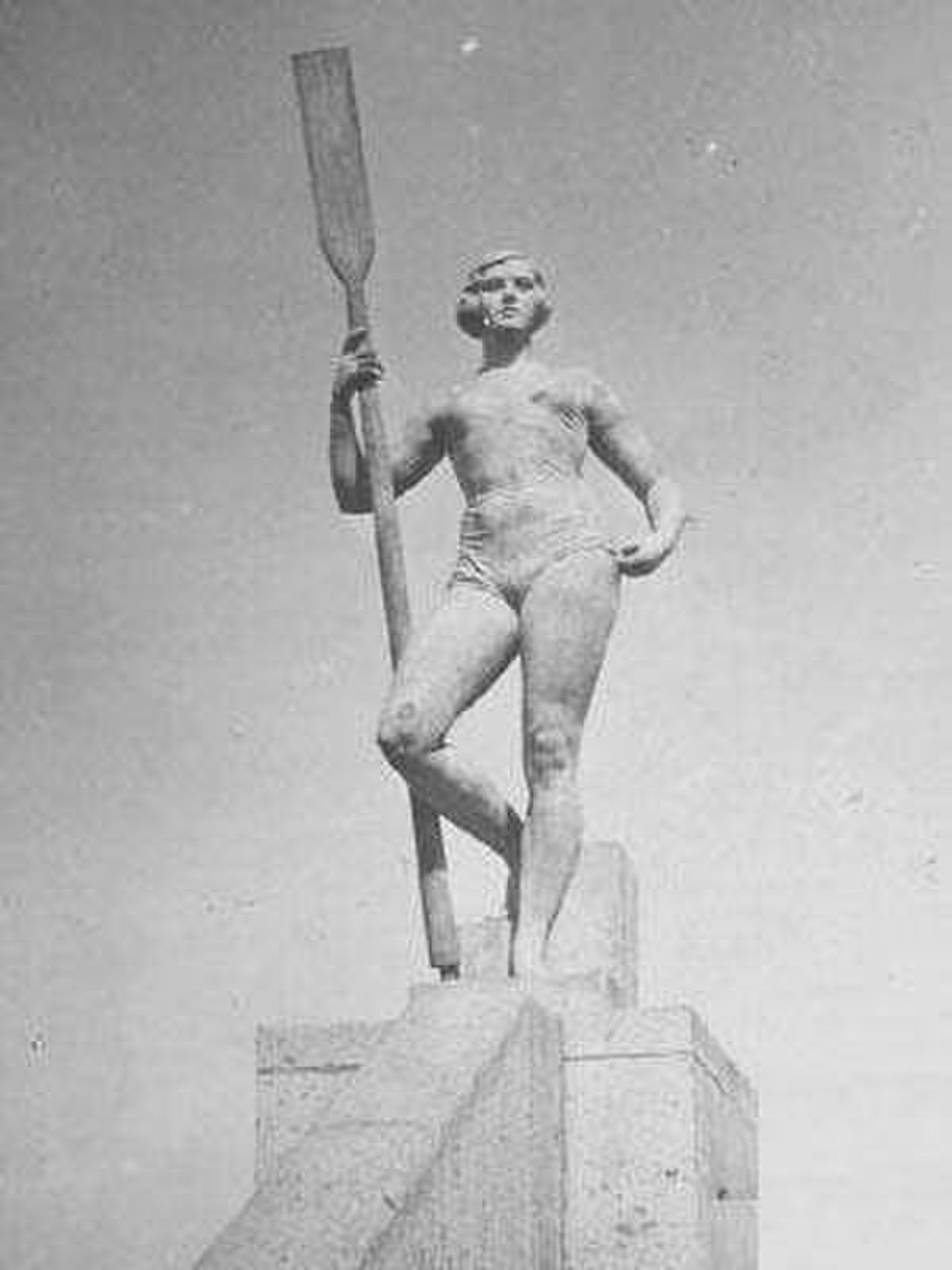Девушка с веслом Шадр 1935