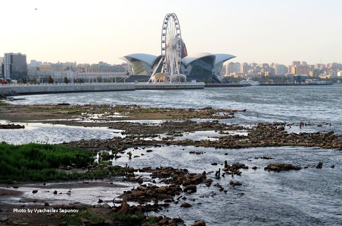 Каспийское море Баку осень