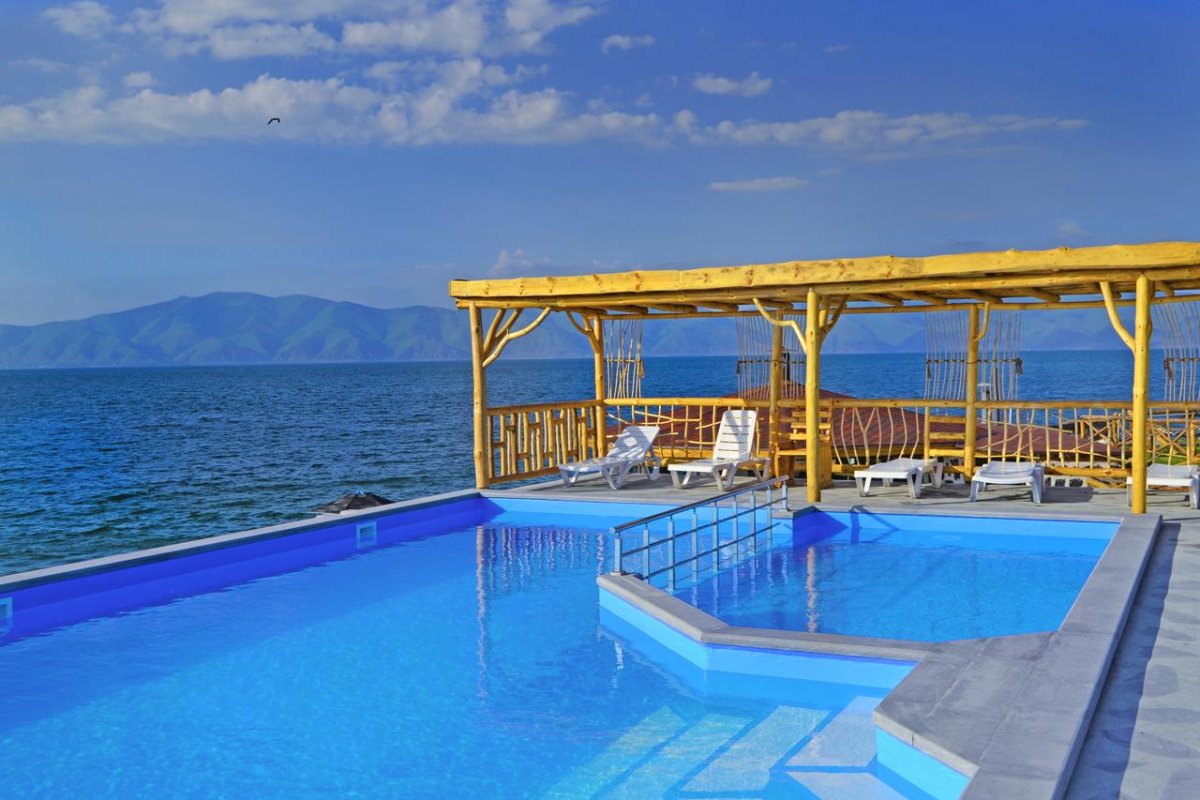 Tsovasar Family rest Complex