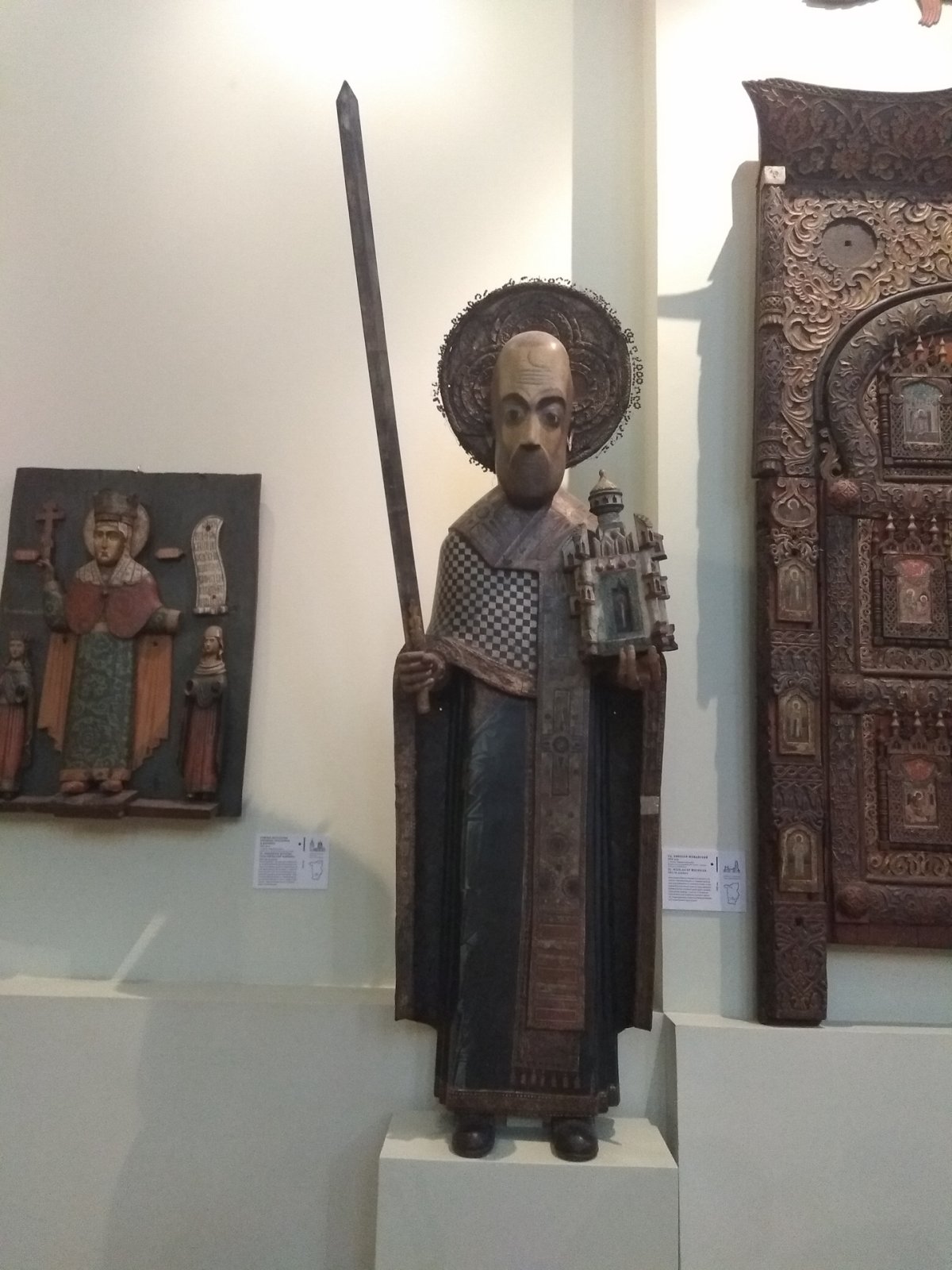 Памятник святителю Николаю Чудотворцу