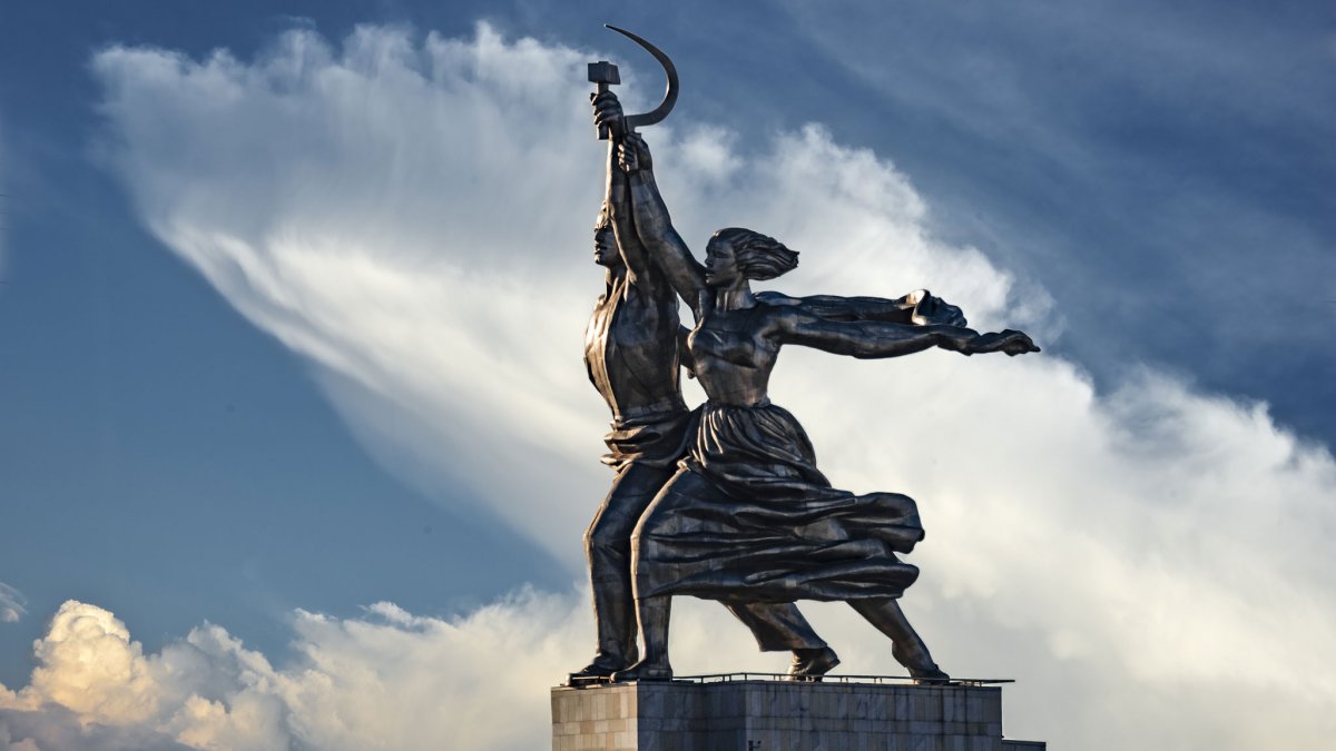 Вера Мухина рабочий и колхозница
