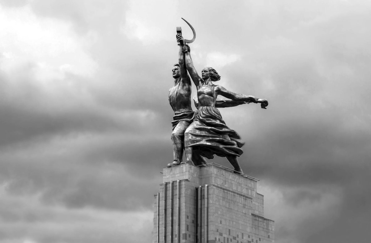 Рабочий и колхозница