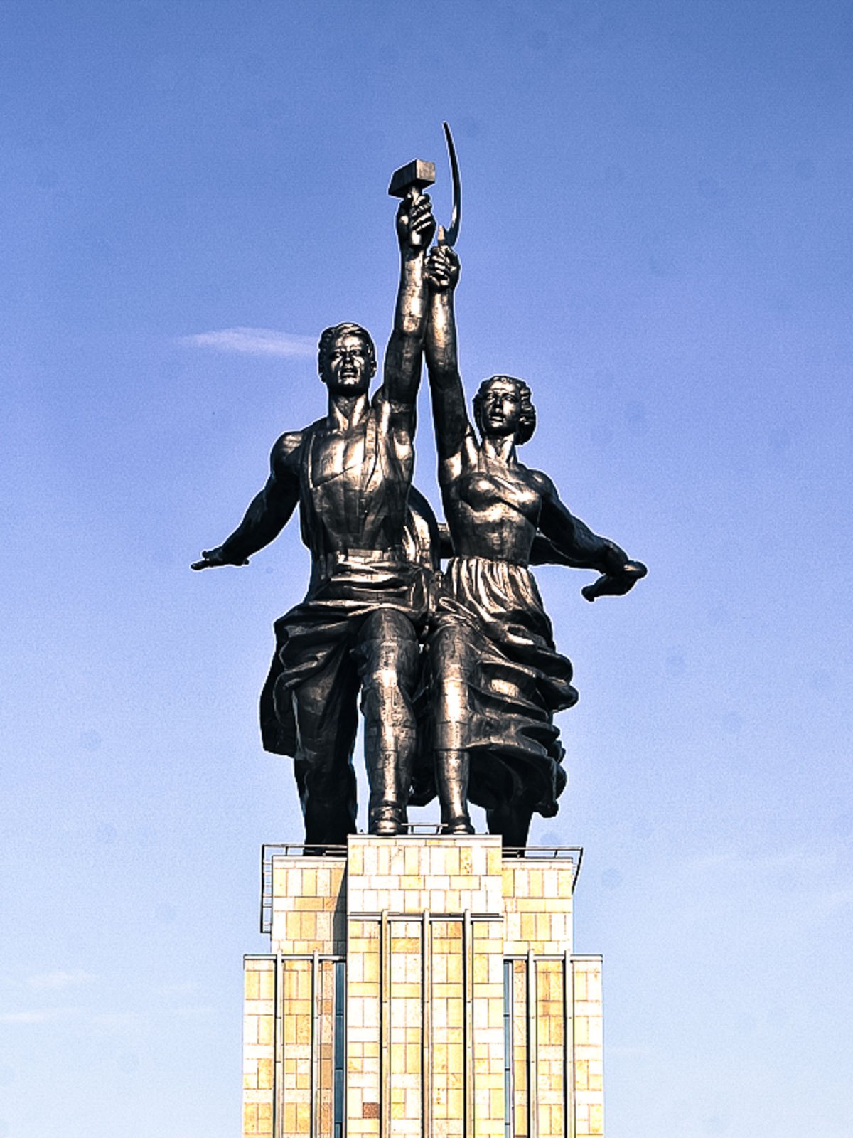 ВДНХ Мухина рабочий и колхозница
