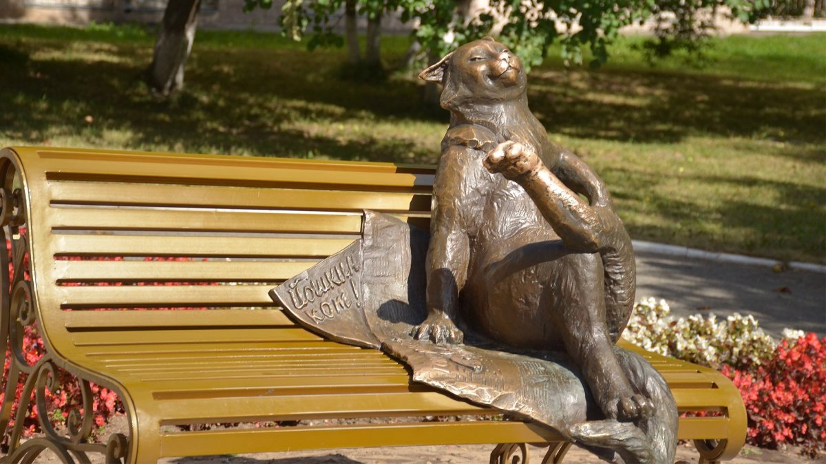 Скульптура Йошкин кот в Йошкар-Оле