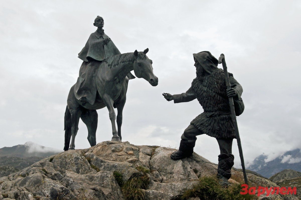 Сенгатар Суворов памятник