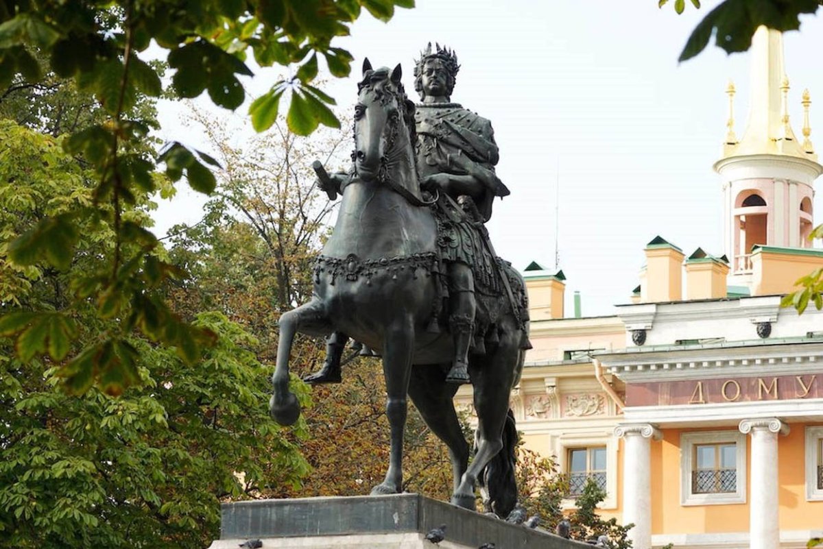 СПБ памятник Петру 1 у Михайловского замка