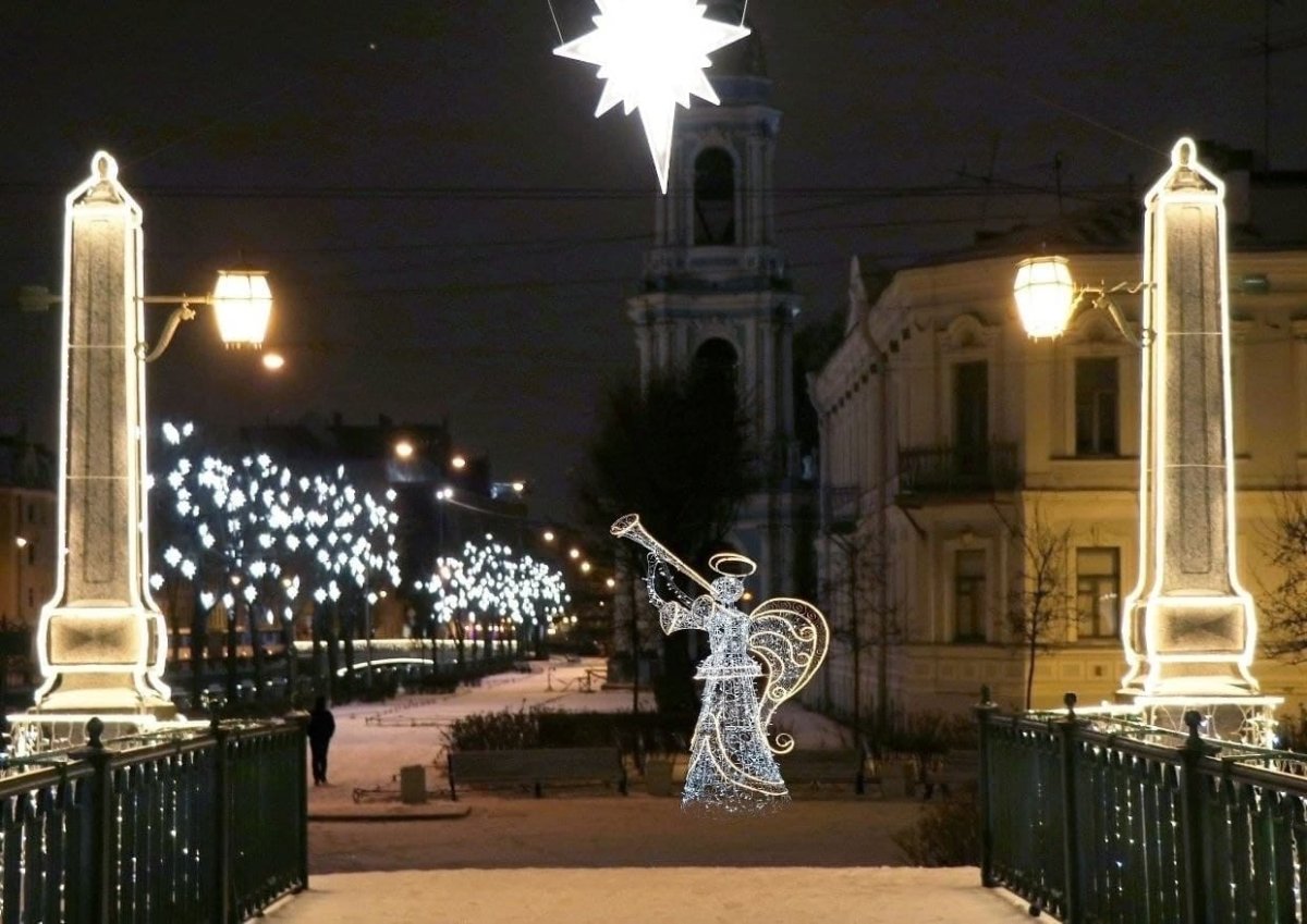 Ангел у Никольского собора СПБ