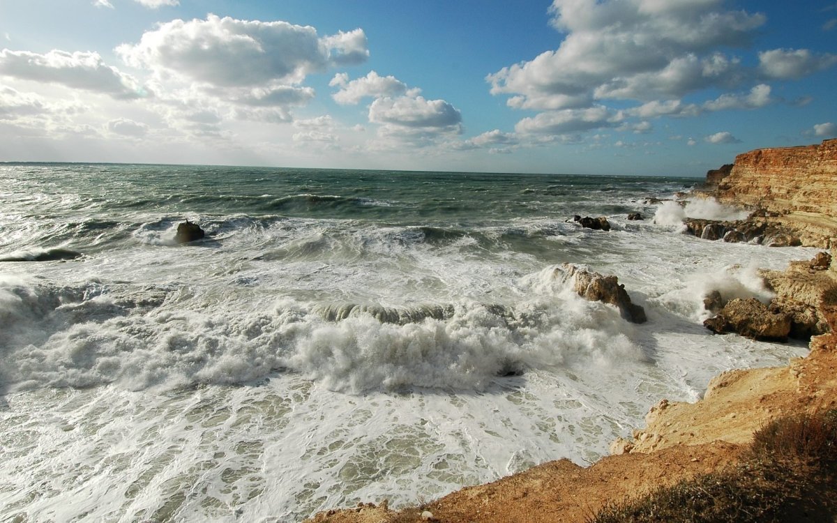 Прибой Азовское море