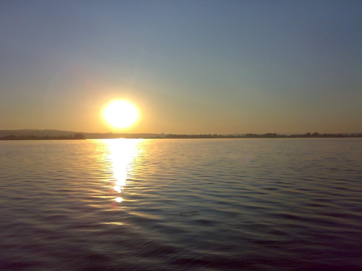 Солнечная дорожка на воде