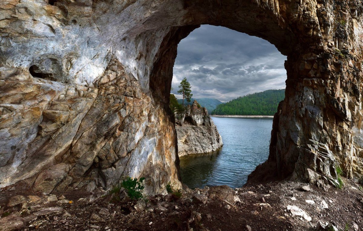 Красивые скалы Красноярский край