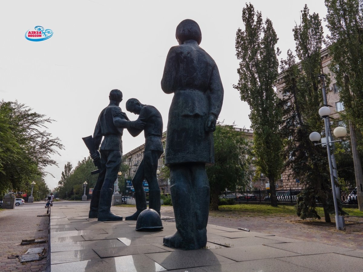 "Памятник комсомольцам - защитникам Сталинграда", 1973