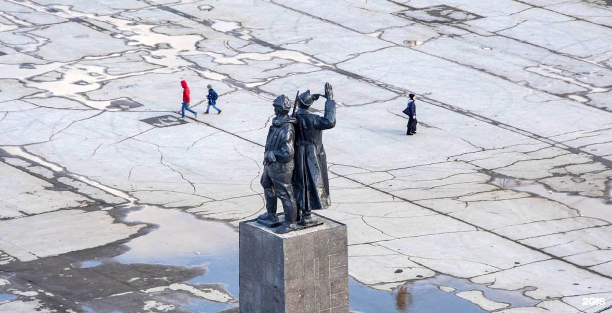 Памятник первым комсомольцам Якутск