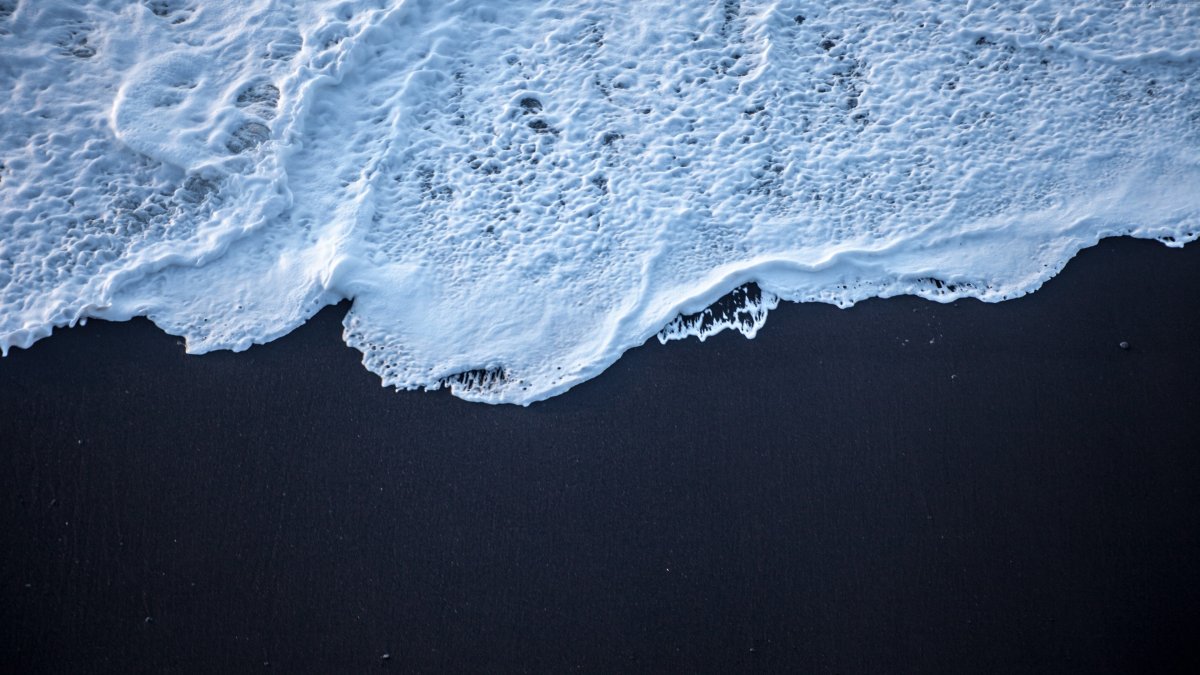 Вода сверху