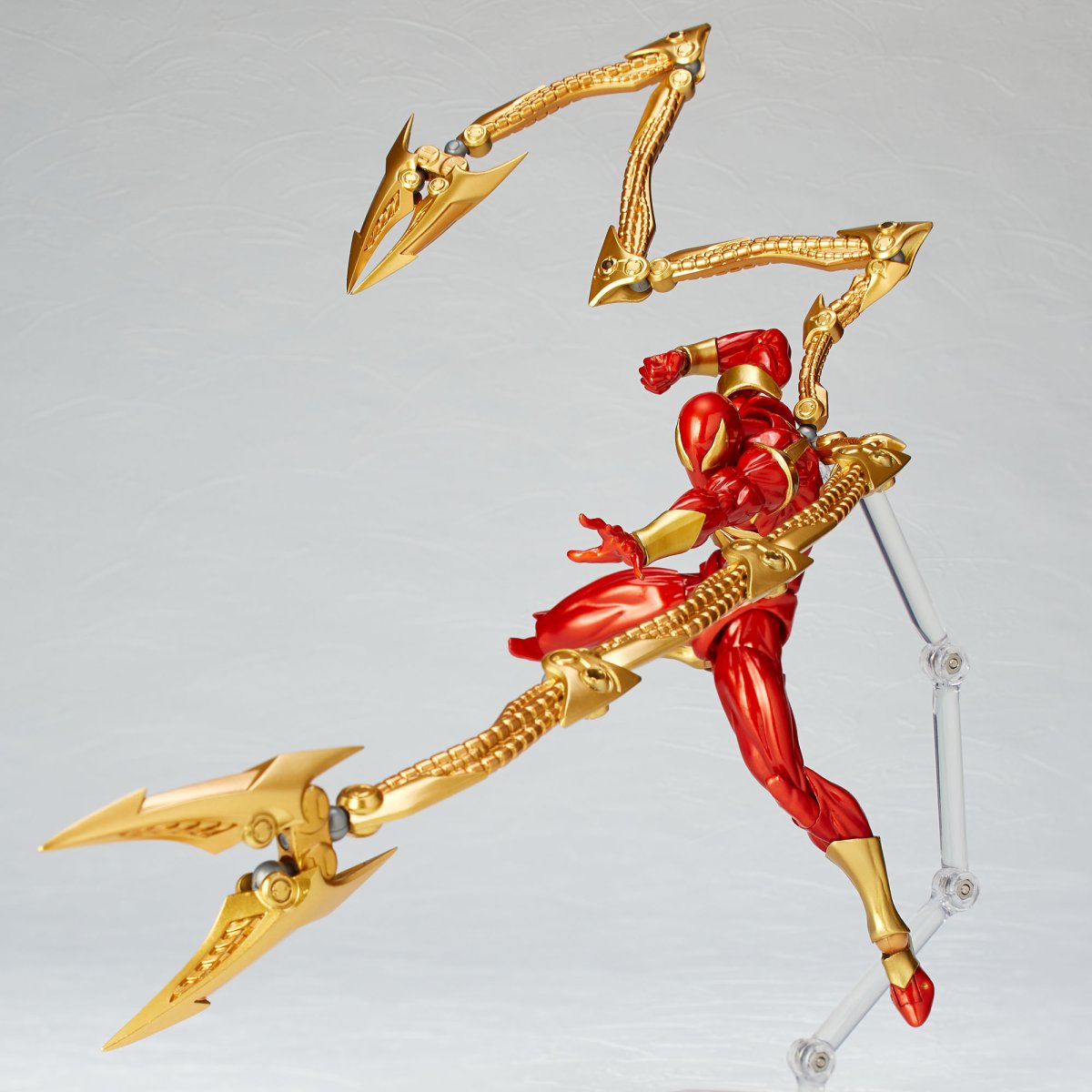 Iron Spider-man фигурка компании amazing Yamaguchi