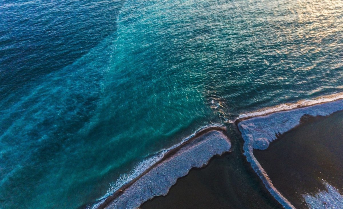 Изумрудное черное море