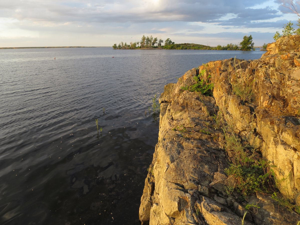 Река Урал Ириклинское водохранилище