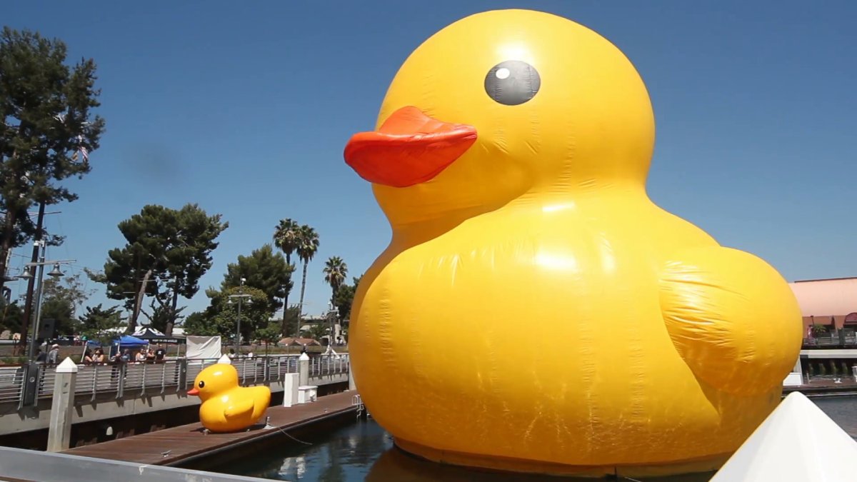 Rubber Duck скульптура