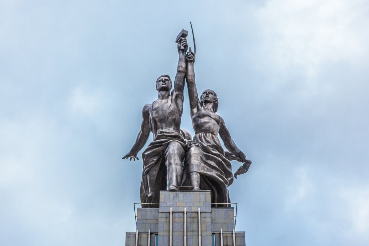 Павильон рабочий и колхозница на ВДНХ