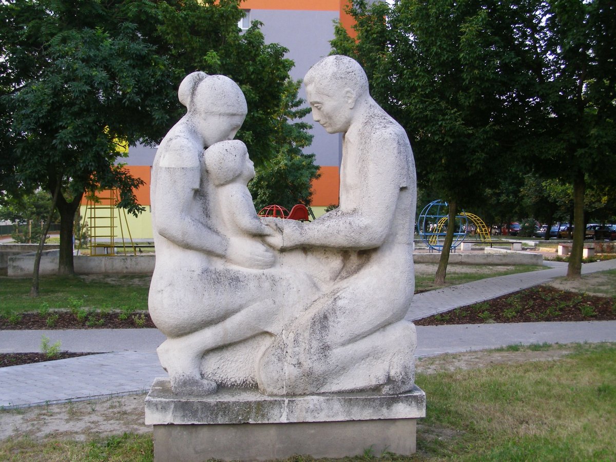 Скульптура семья