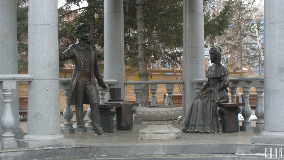 Памятник Пушкину и Гончаровой в Красноярске