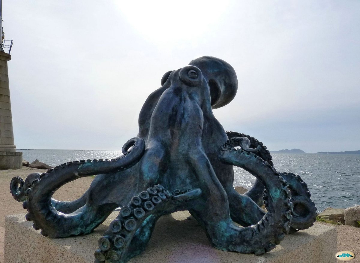 Гастингс Кракен скульптура