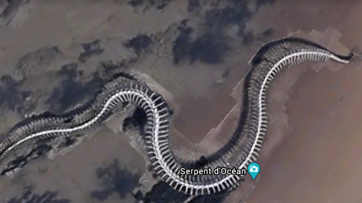 Serpent d Ocean скульптура