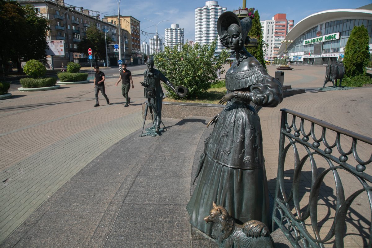 Статуя рынок