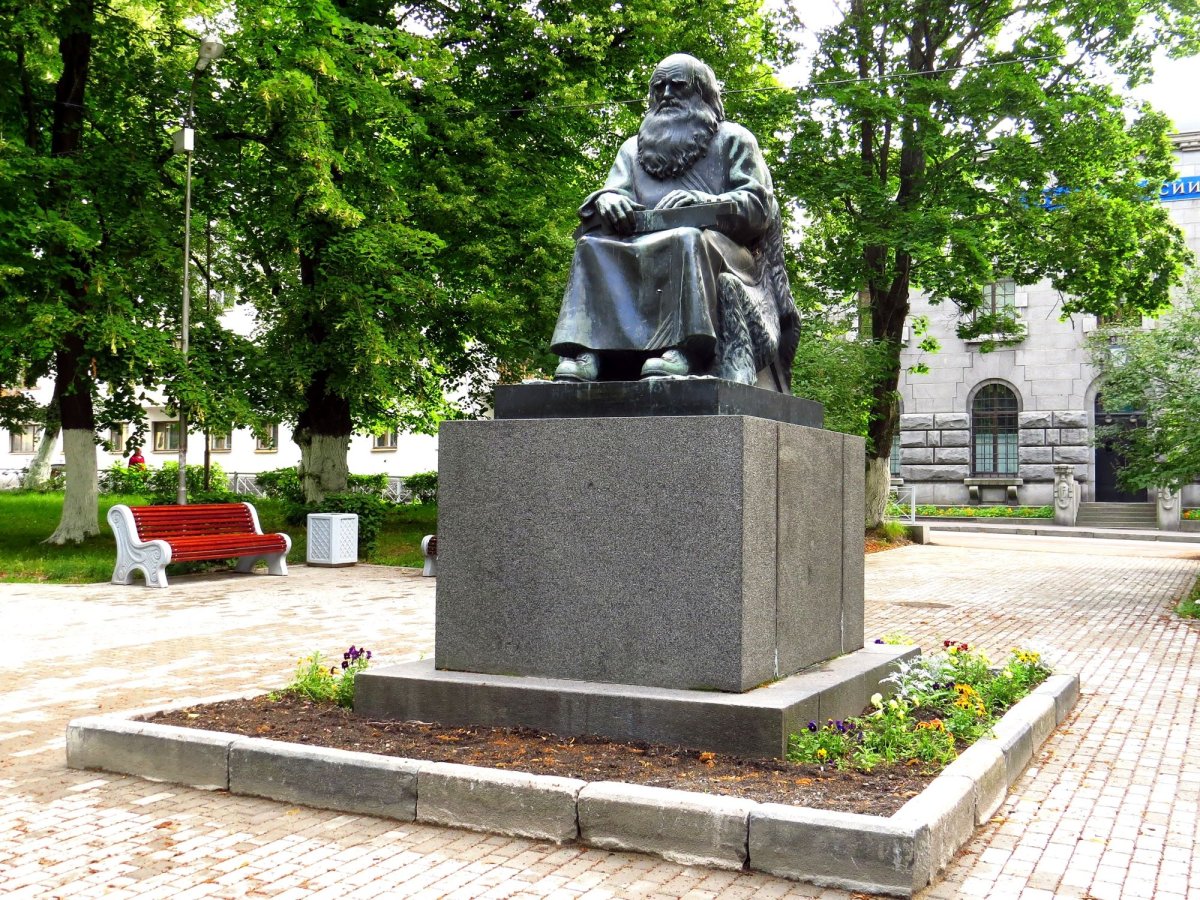 Памятник рунопевцу Сортавала