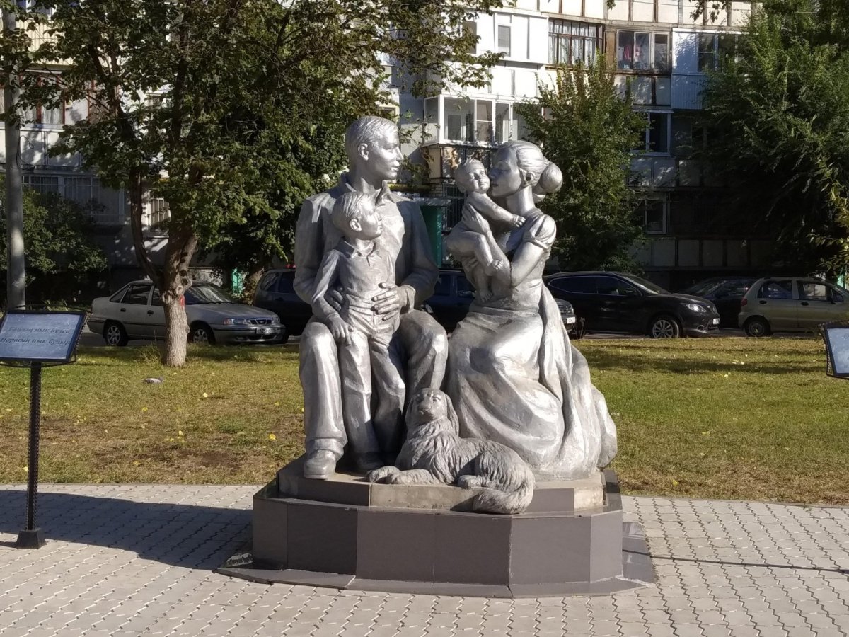 Казань монумент семей