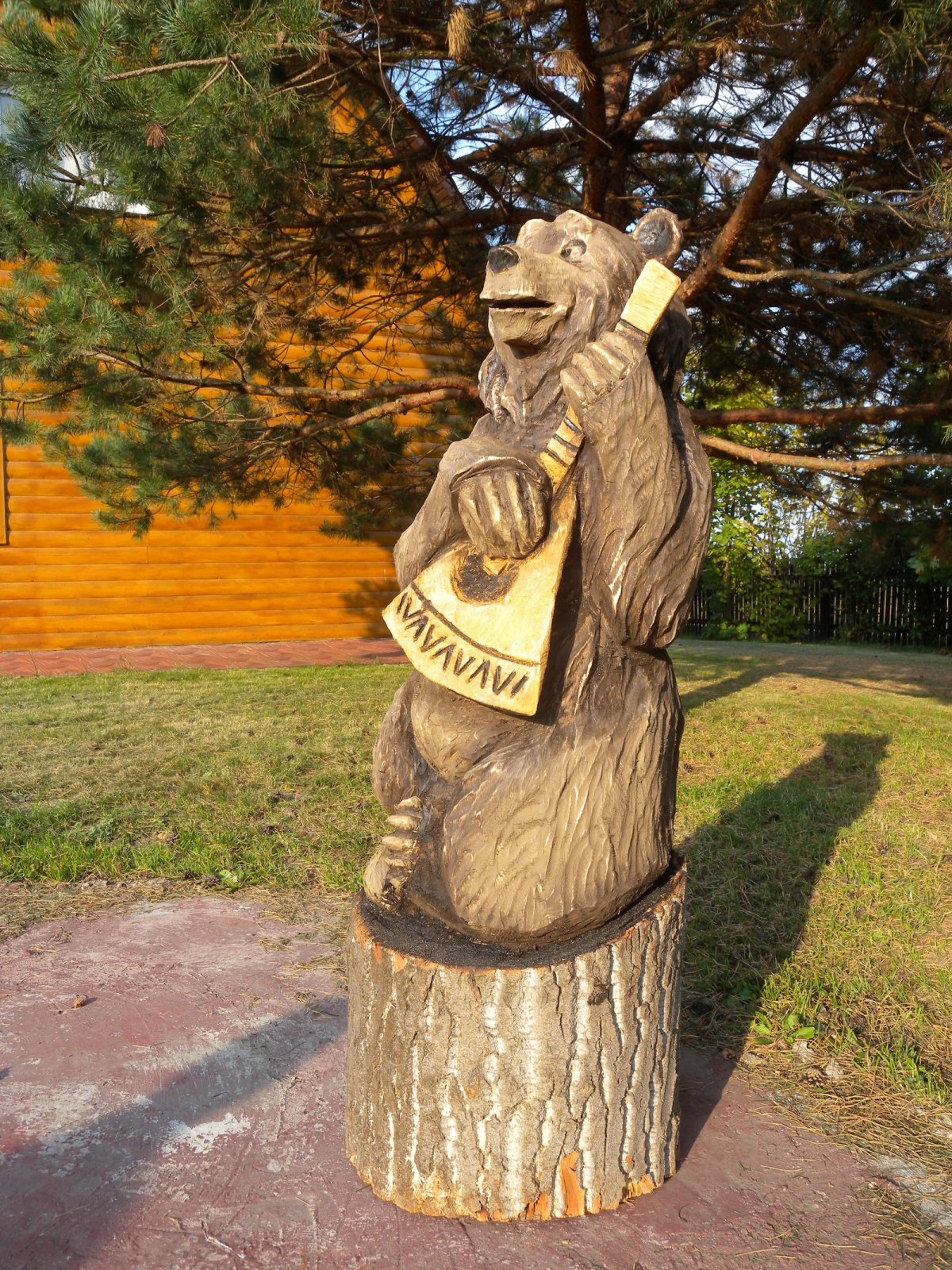 Фигуры из дерева бензопилой