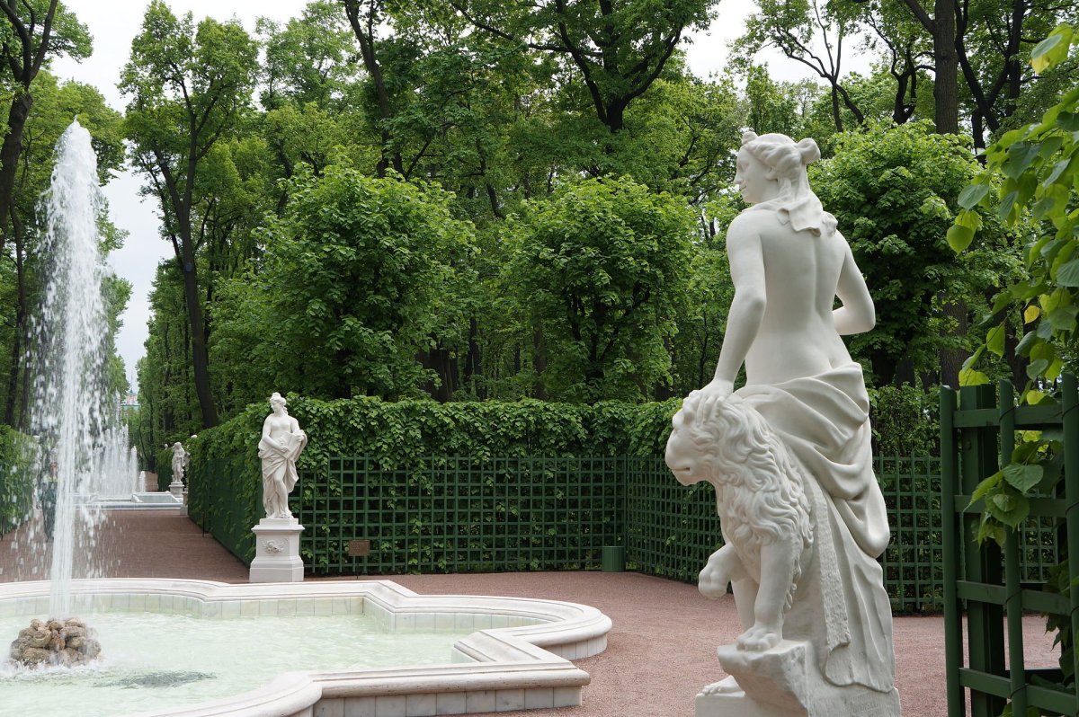Летний сад Петра 1 в Санкт-Петербурге