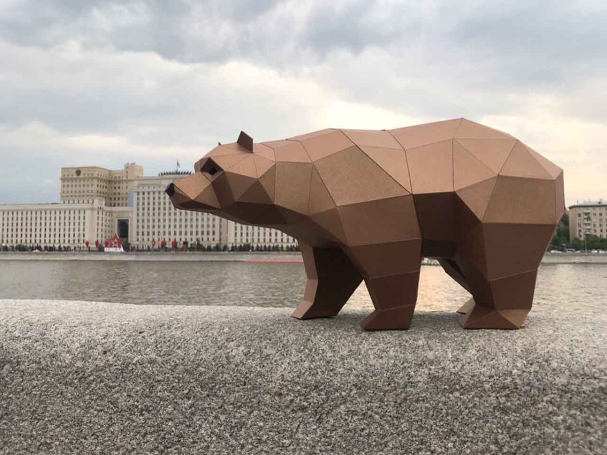 Полигональная фигура медведь