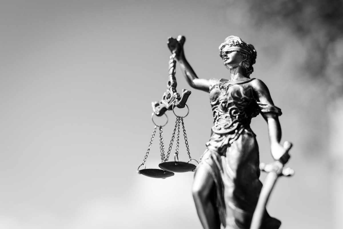 Богиня правосудия Темис статуя