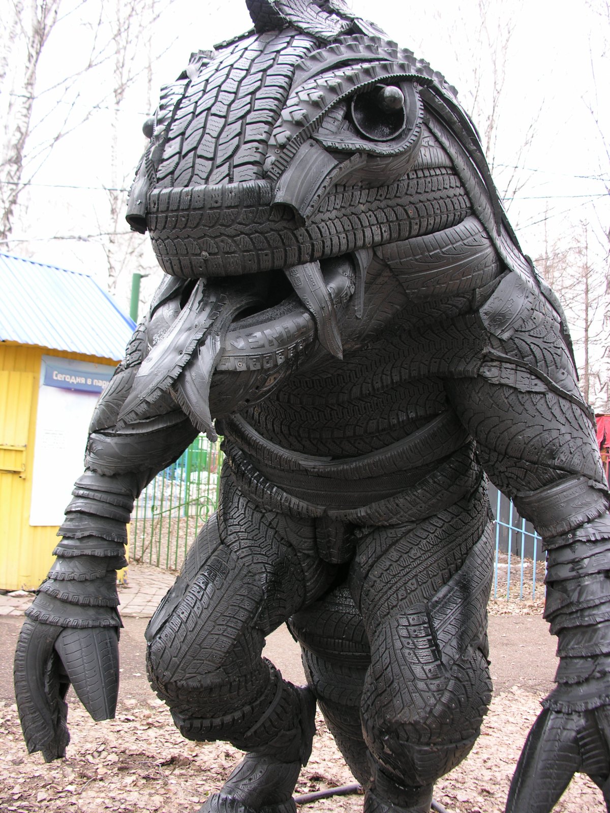 Скульптуры из шин