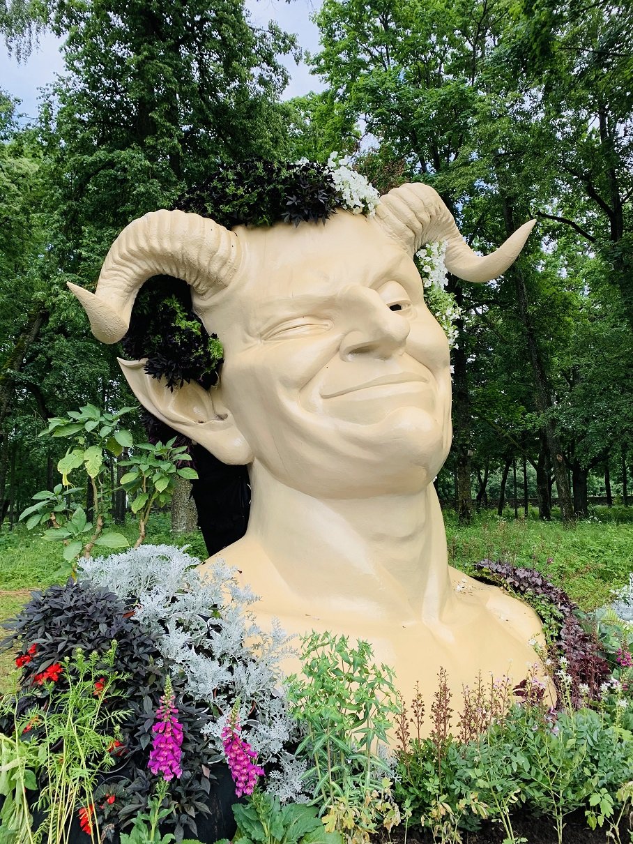 Цветочная скульптура