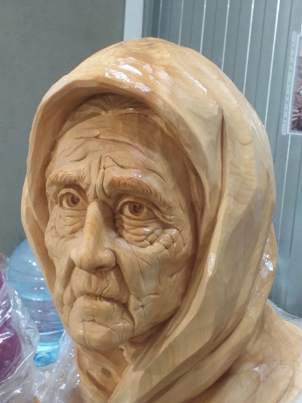 Бабуля скульптура