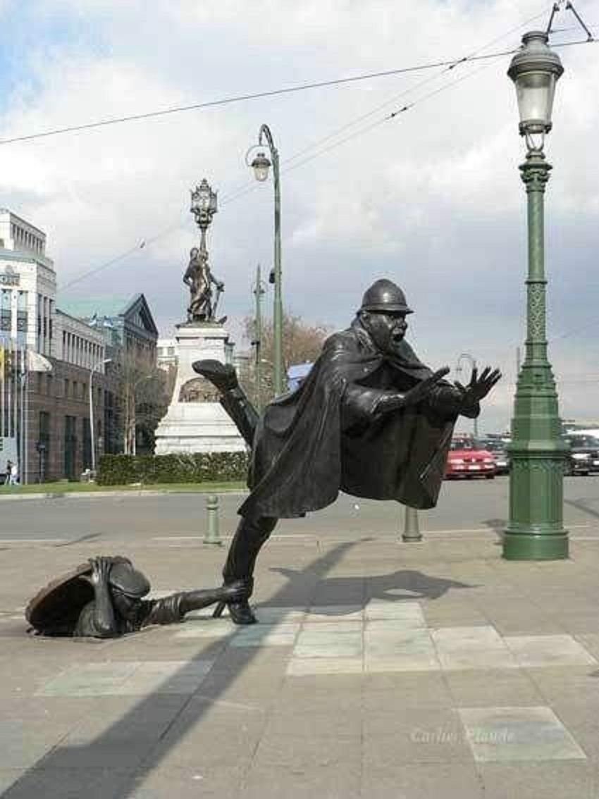 Скульптура de Vaartkapoen, Брюссель