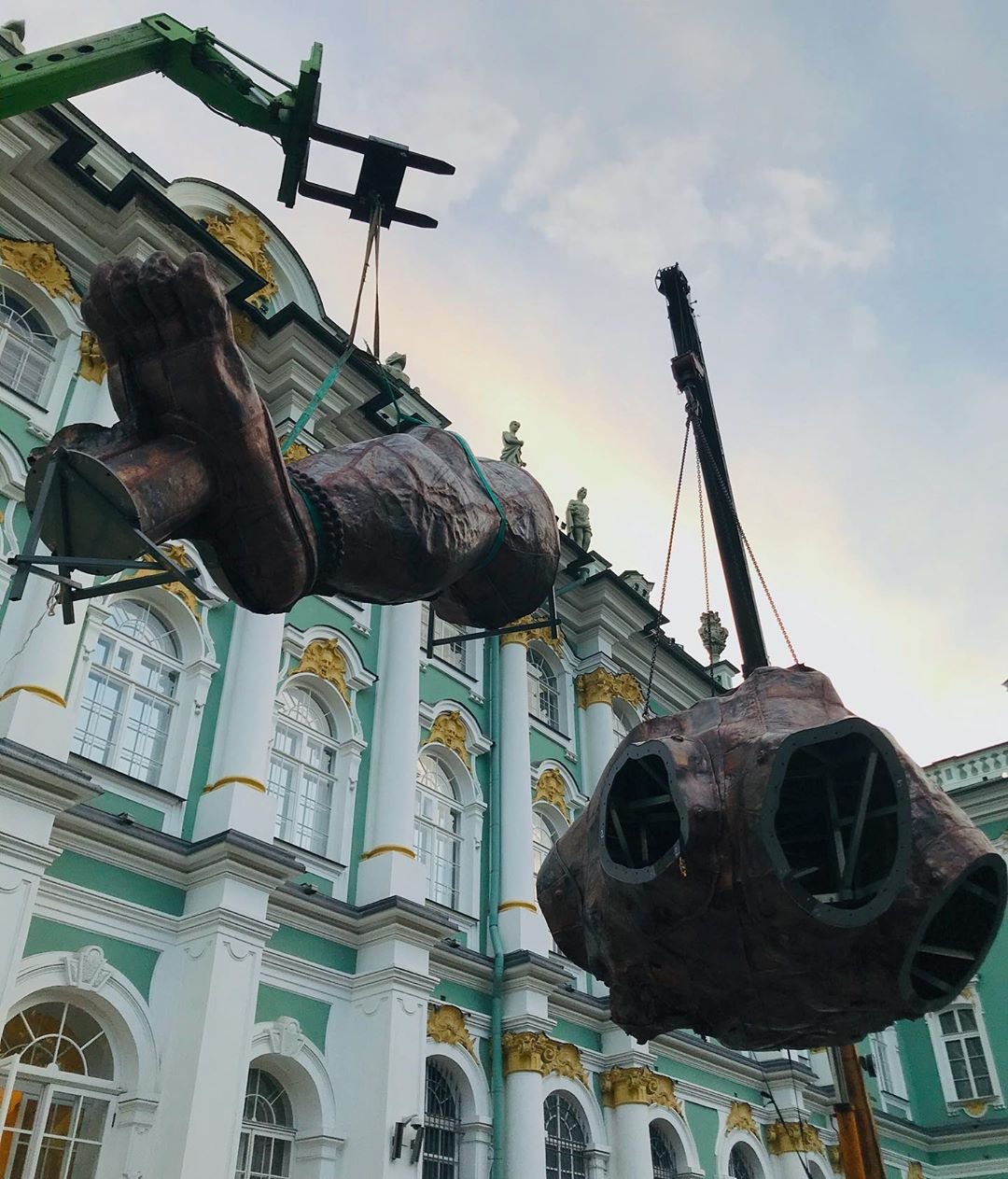 Эрмитажный Будда во дворе зимнего дворца