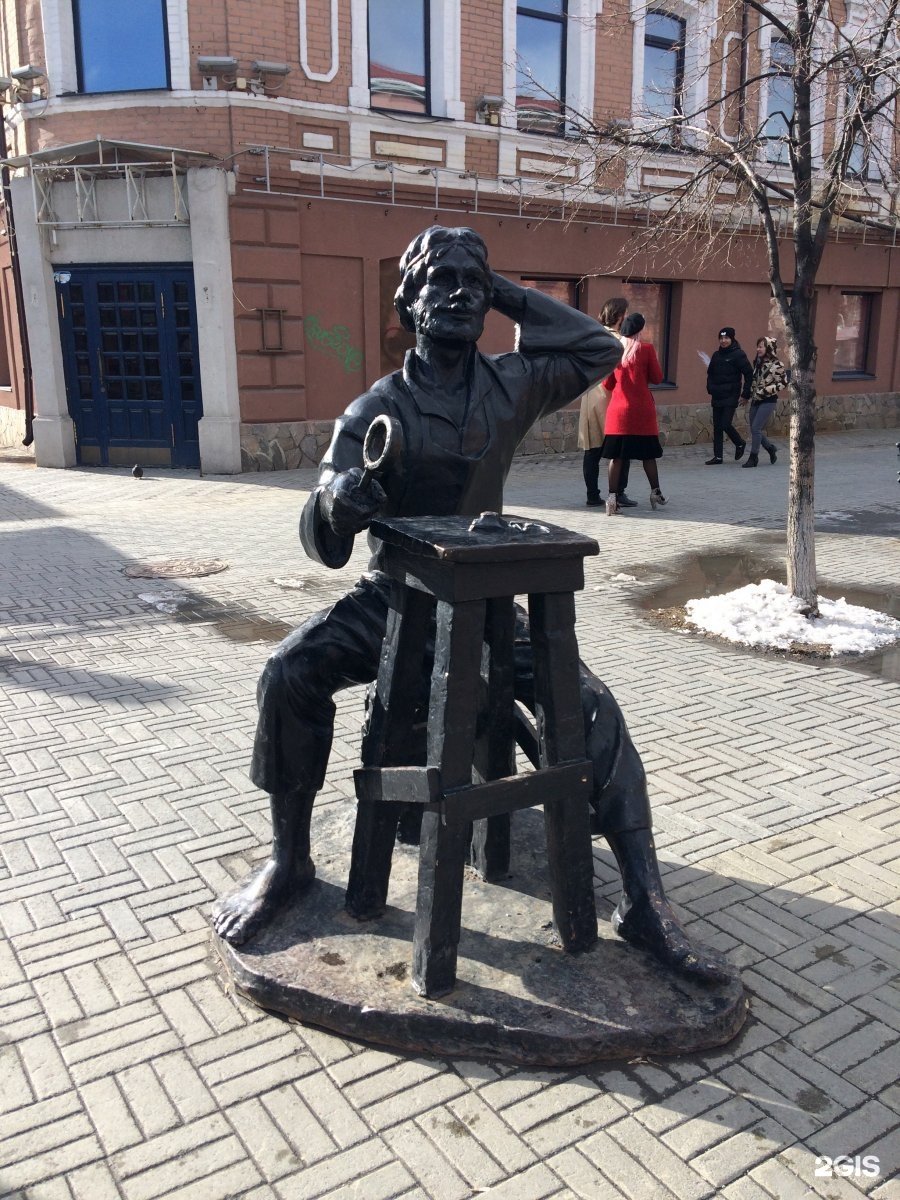 Памятник Левше в Челябинске
