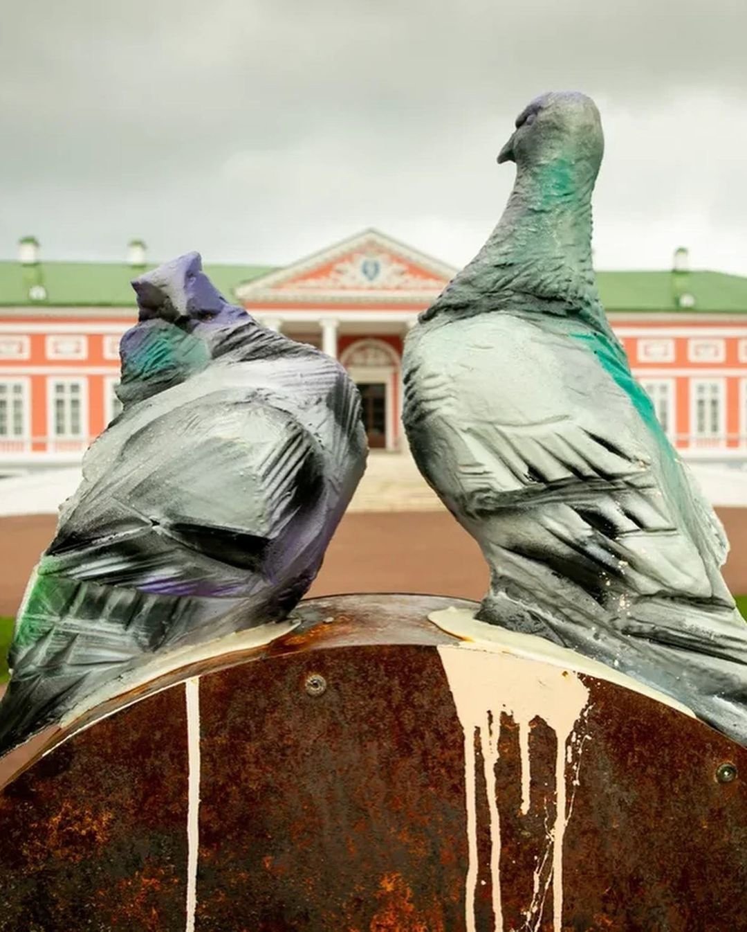 Статуя любовь и голуби Кусково