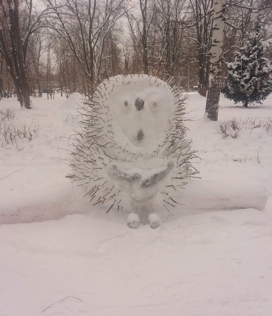 Ёжик из снега фигура