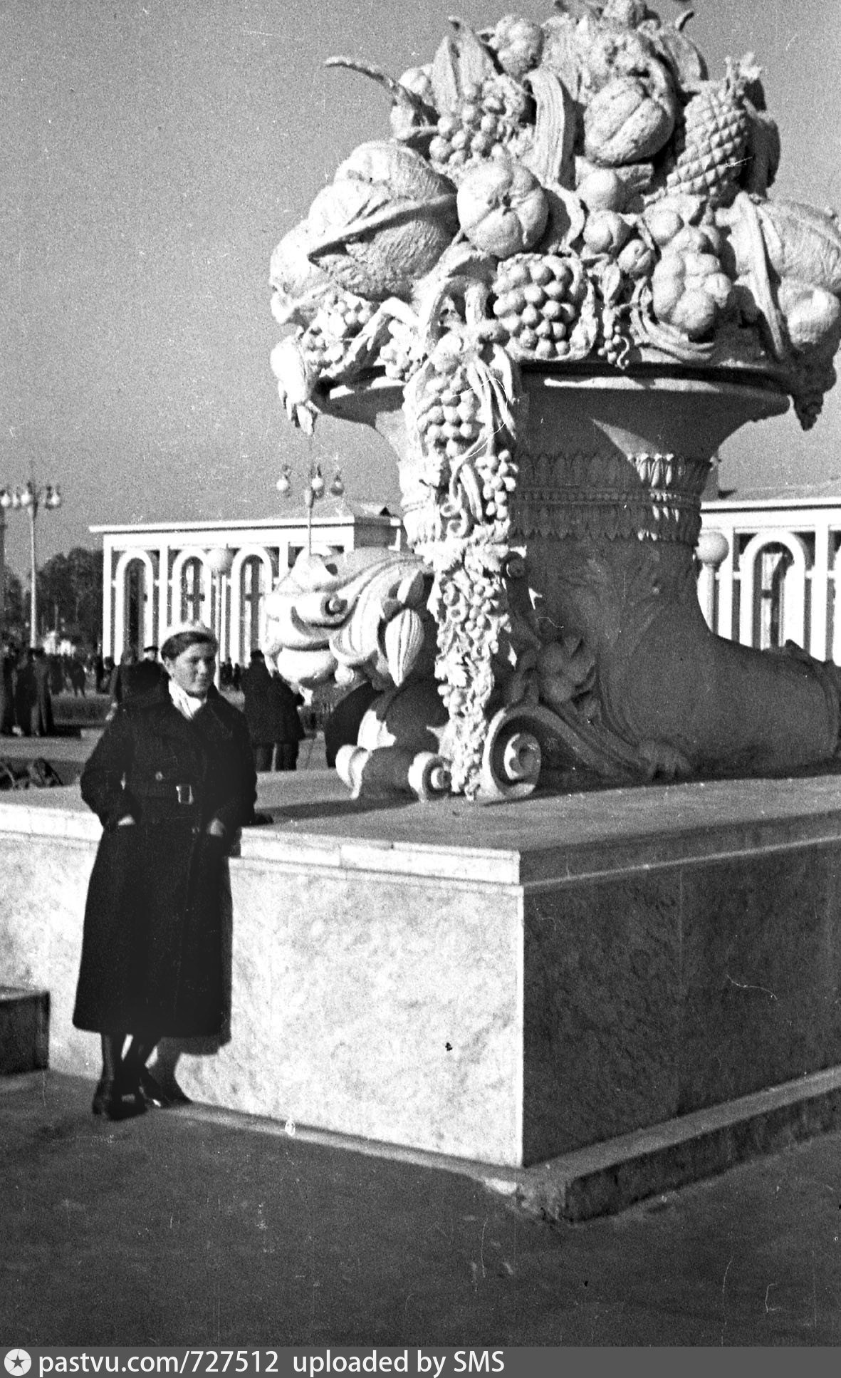 Рог изобилия скульптура