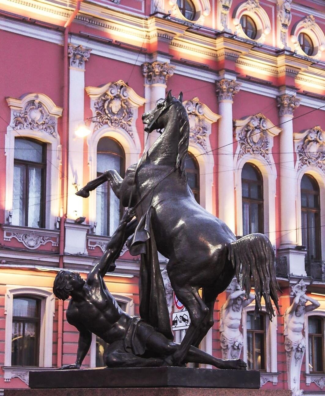 Аничков мост кони Клодта