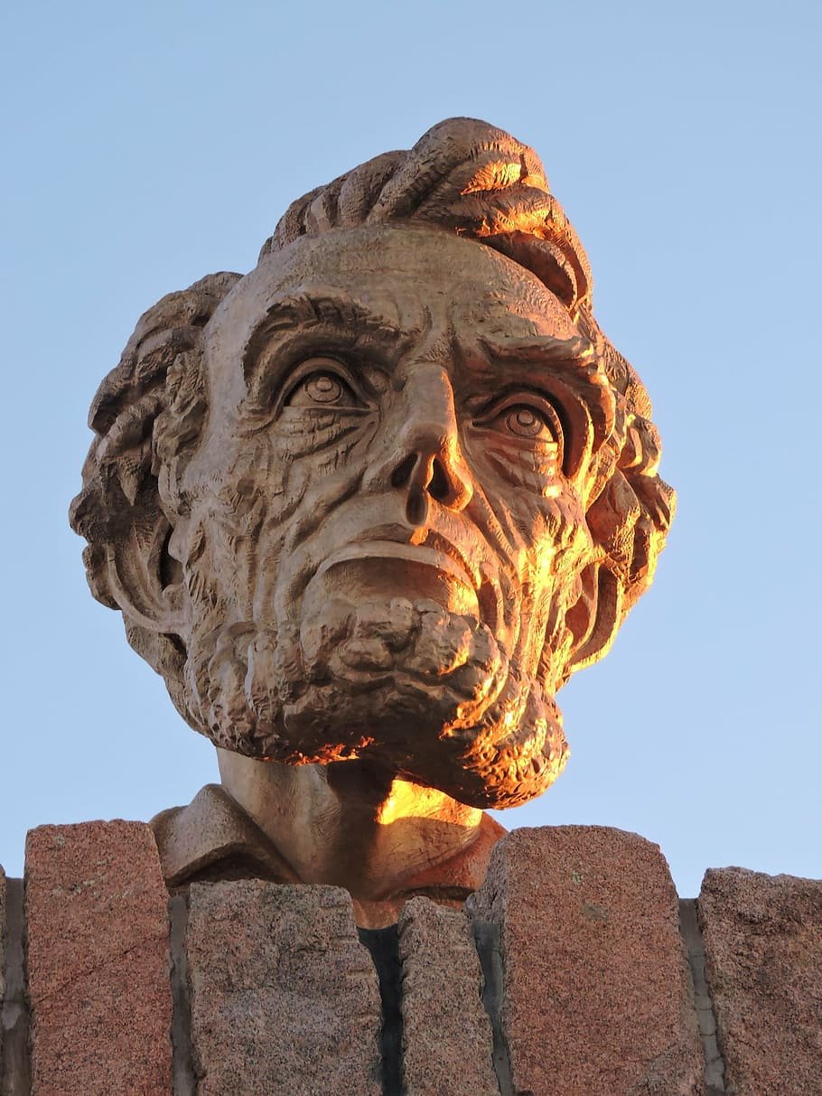 Абрахам Линкольн памятник