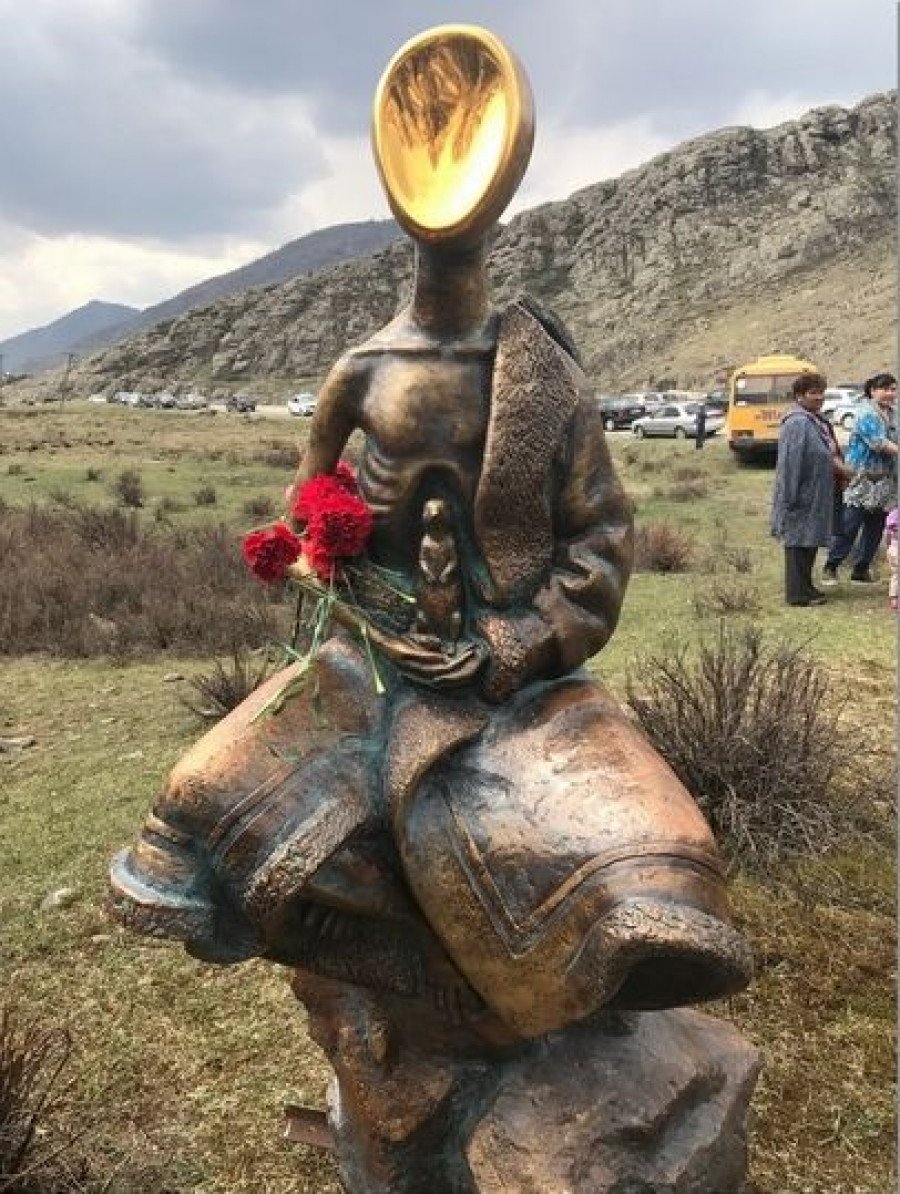 Памятник суслику горный Алтай